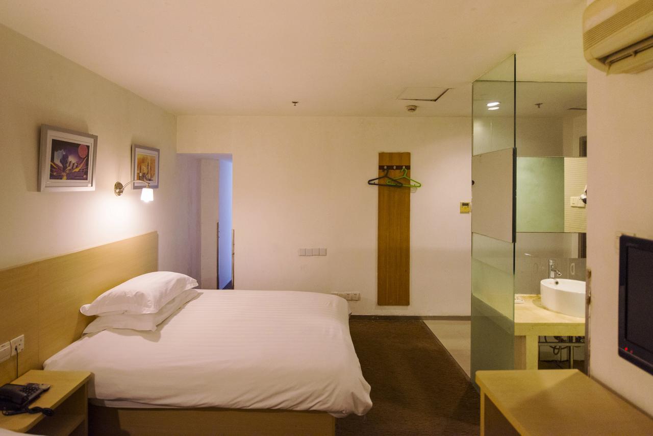 Motel Chongqing Jiefangbai Hongyadong Pedestrian Street Kültér fotó